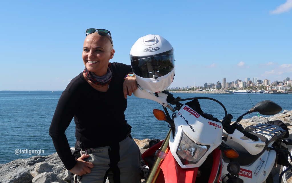 Tek başına kadın motosikletli dünya turu